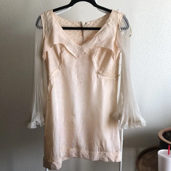 Handmade Vintage Statement Sleeve Lace Dress - Picture 11 of 11